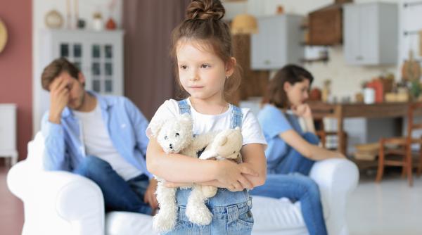 Cum simte copilul divorțul părinților? Renata Iancu: „Abandon, pierdere, tristețe, vinovăție, stigmatizare!” / VIDEO