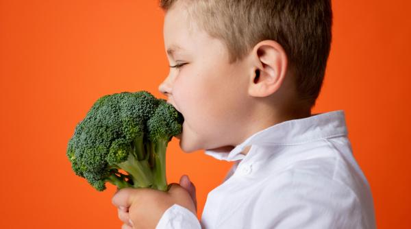 De ce copiilor nu le plac legumele? Știința explică cum să-i „convingi” pe cei mici să le mănânce