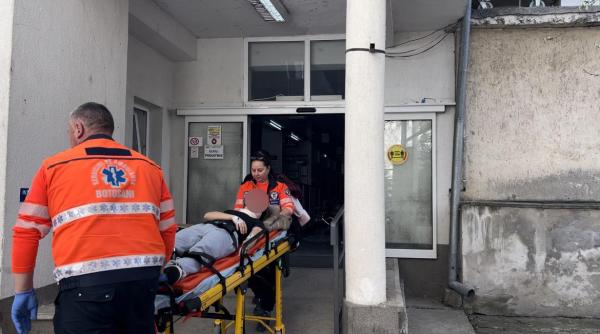 Elevă luată cu ambulanța direct de la ore. Care este starea fetei / VIDEO