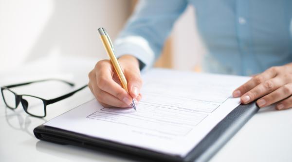 DOCUMENT. Toți profesorii cu doctorat trebuie să facă un raport lunar de activitate