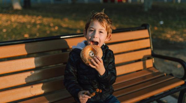 Guvernul a aprobat: 5 covrigi și jumătate per elev, pentru ”Săptămâna Verde”