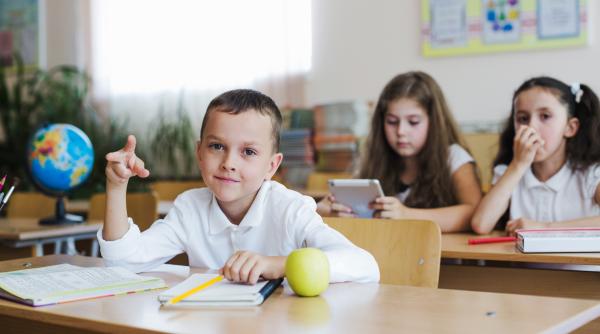 OFICIAL. Programul „Săptămâna verde” primește 100 de milioane de lei din Fondul pentru mediu, echivalentul a 5 covrigi și jumătate per elev