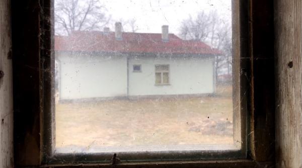 Condiții ca în Evul Mediu la o grădiniță din România. Părinții, revoltați: „Dezastru! Copiii merg la toalete ca pe timpuri” / VIDEO