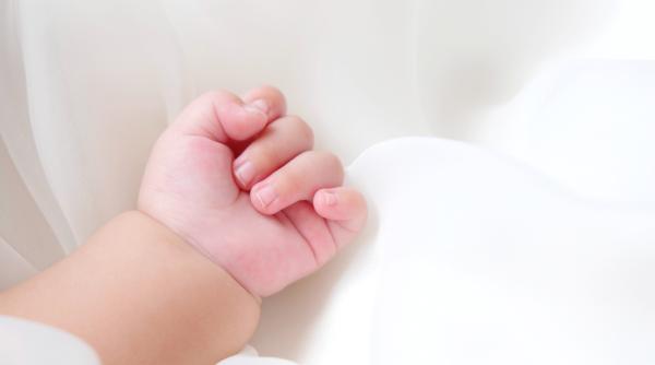 O mamă a adus pe lume o fetiță chiar în timpul eclipsei totale de Soare. Părinții i-au ales un „nume perfect”