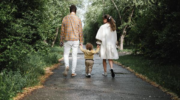 Etapa de creștere a copilului de la 3 la 4 ani: De ce este important să o cunoști și cum să acționezi