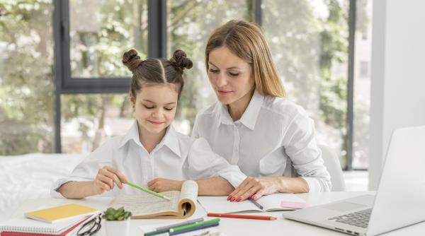 Povestea unei profesoare care s-a dus în Dubai pentru a oferi meditații copiilor miliardarilor: „M-a plătit cu 3.000 de dolari pentru a-i face temele”