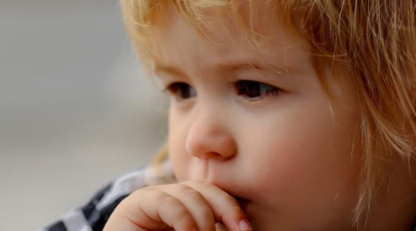 Cum să învețe copiii să facă față emoțiilor negative? Trucul unui neuropsiholog  