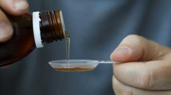 Sirop de tuse pentru copii mortal de la Johnson&Johnson. Avertizarea OMS