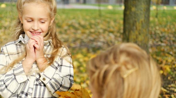 Moduri aprobate de experți de a crește copii recunoscători: „Este ușor să cazi în capcana de a-i răsfăța pe micuți”