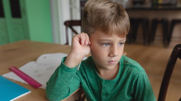 „Marginalizarea unui copil, o chestie absolut sinistră”. Prof. dr. Adrian Streinu-Cercel, la dezbaterea DC Media Group: „Ne dorim o generație care să fie sănătoasă, să audă!” / VIDEO