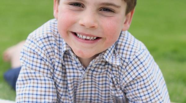 Prințul Louis a împlinit 6 ani. Kate Middleton a publicat o fotografie inedită cu fiul ei