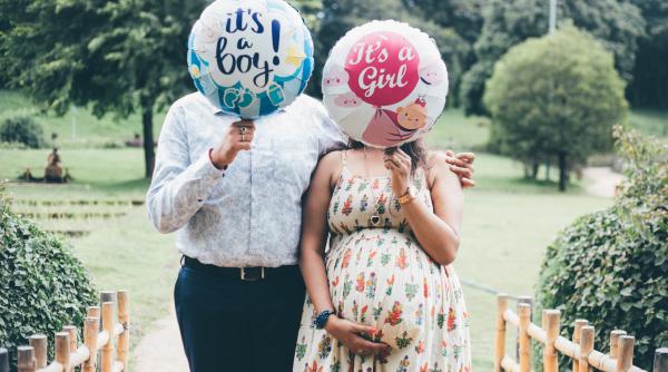 Metodele viitorilor părinți de a afla sexul copilului, considerate „acte de cruzime”. O nouă modă, care ia amploare, stârnește indignare / FOTO