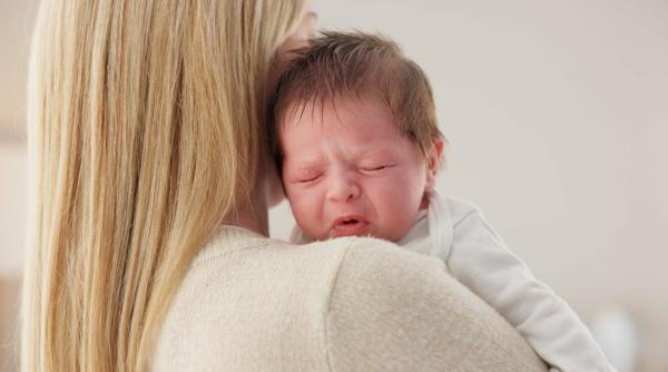 Ora „vrăjitoriei” la bebeluși: Ce este și cum să o gestionezi?