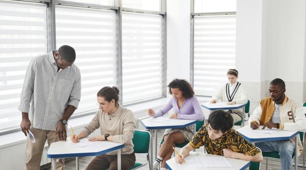 Copilul tău are note rele la școală? Numele de familie al soțului tău este de vină: Așa spune știința