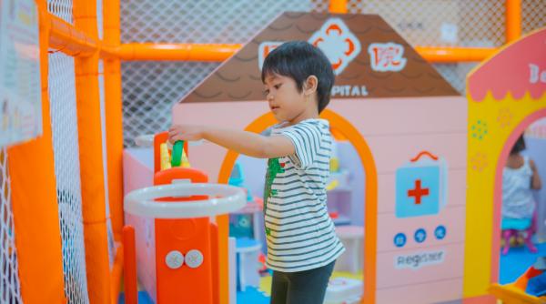 ”Mama nu pleca!”. Cum să depășești anxietatea de separare la copii