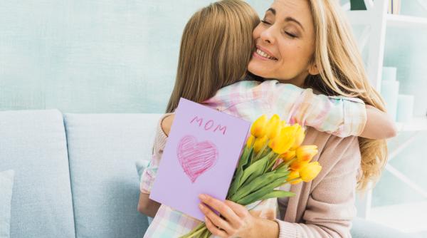 5 mai - ziua mamelor. Câte țări marchează acest eveniment?