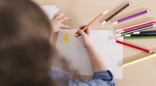 Dacă al tău copil desenează un personaj cu aceste detalii, el poate avea un IQ ridicat, conform unui studiu