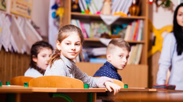 Elevii revin la cursuri de mâine! Vor începe modulul 5, ultimul al acestui an școlar