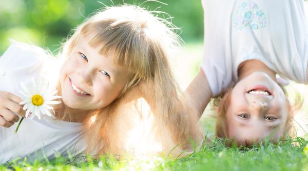 Cele 10 porunci ale educației emoționale. Principii eficiente pentru creșterea sănătoasă și echilibrată a copiilor, de la un psiholog