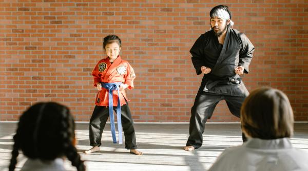 De la ce vârstă pot practica copiii arte marțiale? Aspecte de luat în considerare
