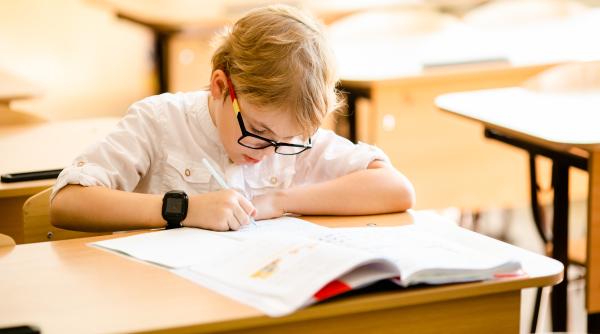 Evaluare Naţională 2024. Peste 500.000 de elevi români din clasa a II-a, a IV-a şi a VI-a încep probele, de luni