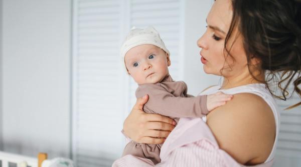 Vouchere pentru femeile singure care vor să aibă copii: Programul naţional pentru creşterea natalităţii continuă 