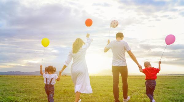 15 mai | Ziua internațională a familiei. Cât de importantă este familia în creșterea copilului? ONU: „Este un sanctuar al educației, un spațiu în care se construiește viitorul!” 