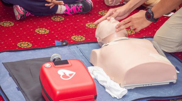 Cursurile de prim-ajutor, o cerință obligatorie pentru profesori