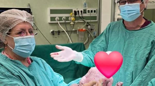 Caz unicat în ultimul deceniu în Botoșani! Mămică la 50 de ani: „Un eveniment rar și remarcabil în lumea medicală!” Tatăl are aproape 60 de ani