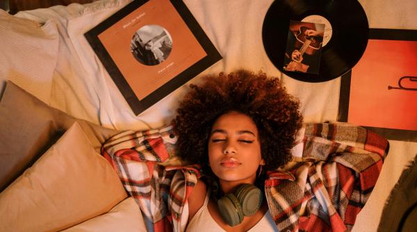 Acestea sunt cele mai bune 5 cântece pentru dormit, conform științei