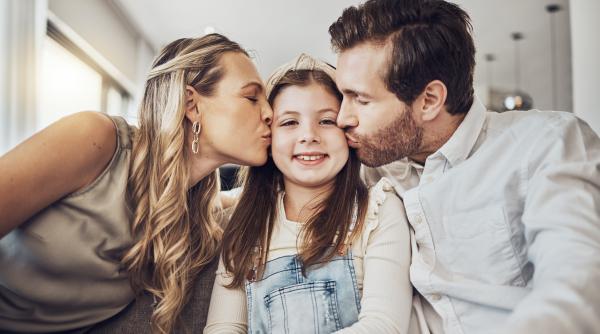 Părinții, dacă ar putea alege, preferă să aibă fete. Ei cred că sunt mai ușor de crescut și mai puțin problematice decât băieții