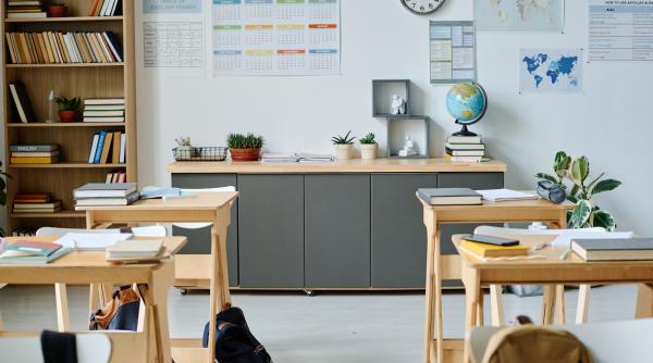 Peste 100 de unități școlare, reabilitate în Teleorman. Adrian Gâdea, candidatul PSD pentru CJ Teleorman, și Claudiu Catana, candidat PSD pentru PE: „Vor veni și 42 de microbuze electrice” / VIDEO