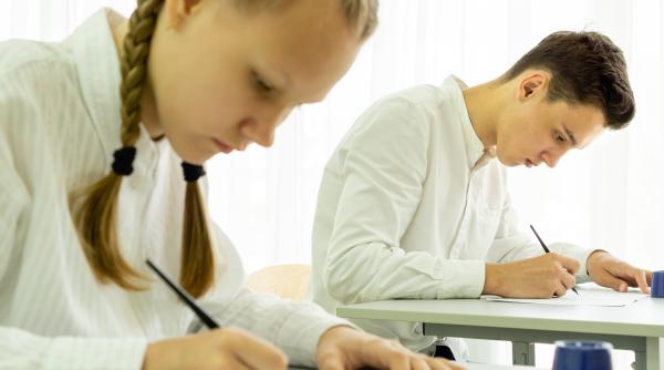 A început Evaluarea Națională la clasa a IV-a