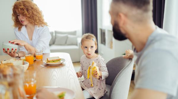 Atitudinea pe care să NU o ai în fața copiilor tăi. Cercetător: „Ar putea avea consecințe negative”