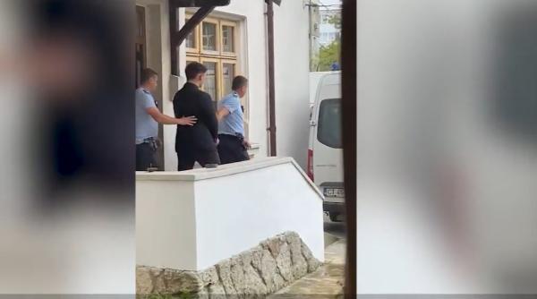 Vlad Pascu cere să fie judecat în arest la domiciliu. Procesul a fost amânat pe 7 iunie