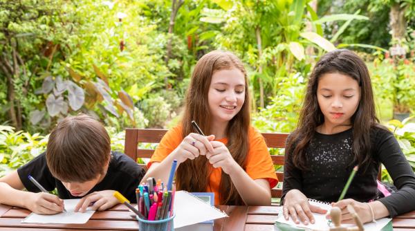 Cum să-ți motivezi copilul să învețe în timpul vacanței de vară