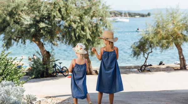 Tot ce trebuie să știe românii care merg în vacanță cu copiii în Grecia