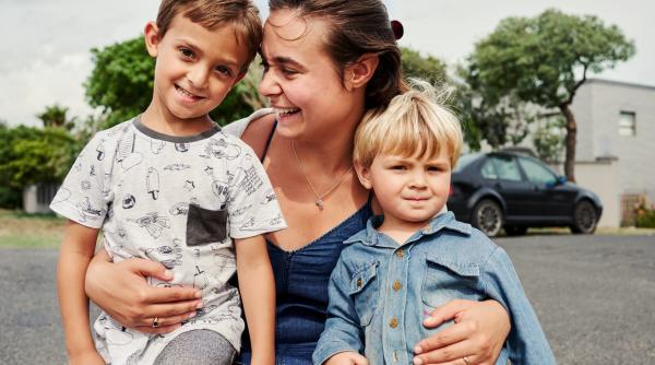 Ana, o mamă care a învins cancerul, sfaturi pentru părinți: „Deși sunt mici, nu sunt proști! Din acel moment m-am gândit că trebuie să-i fac autonomi în caz că nu supraviețuiesc” 