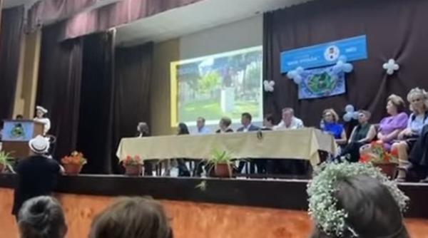 Discursul Iuliei Cociuba, șefa de promoție al cărei mesaj a devenit viral, a împărțit România în două / VIDEO 