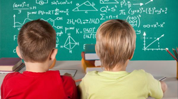 „La ce folosește integrala? Când o mai calculez în viață?” Importanța matematicii în dezvoltarea copiilor. Conf. univ. dr. Gherghe: „Vă spun ce se întâmplă!” / VIDEO