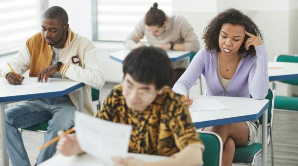 Curiozitate: Guma de mestecat poate ajuta cu adevărat la examene? 