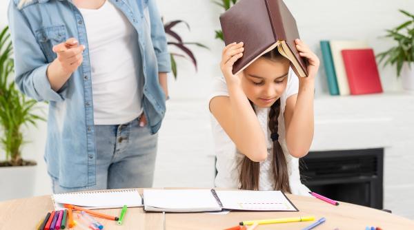 Ana Maria Zamfir: „Se vede o stare de epuizare a copiilor, a părinților și a profesorilor! Este o presiune foarte mare și un sistem care solicită extraordinar!” / VIDEO