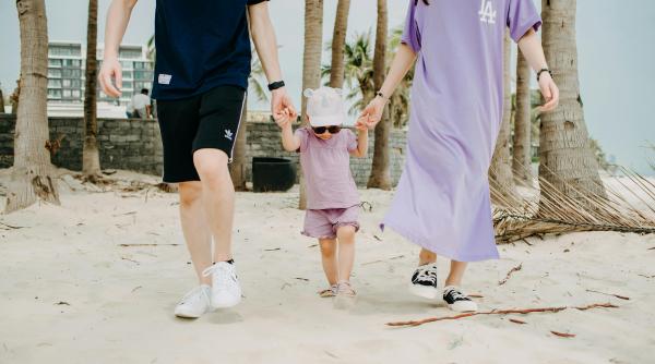 Culoarea pe care nu ar trebui să o porți niciodată vara: Nu este negru