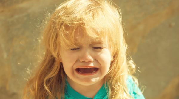 Iată de ce ar trebui să-ți lași copilul să plângă, potrivit unui terapeut