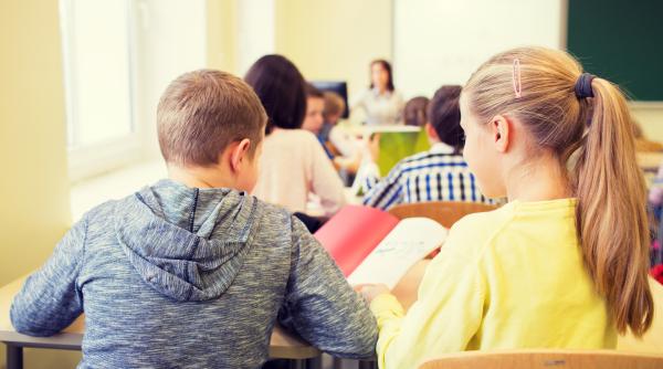 Relația părinților cu școala, „terifiantă”. Urania Cremene: „Sunt extraordinar de multe dovezi că sistemul NU funcționează! Și îți pui întrebarea: e copilul meu de vină?”