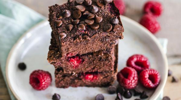 Brownies la microunde: o rețetă perfectă pentru copii