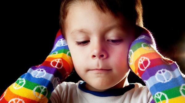 Asperger | Care sunt cauzele reale ale prezenței acestui sindrom la copii? Dr. Ioana Georgescu: „Există multe teorii interesante ale apariției bolii!” / VIDEO