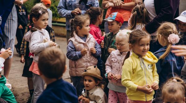 Asperger | Simptomele cheie pe care părinții trebuie să le urmărească la copil, încă de la 2 ani! Dr. Ioana Georgescu: „Este foarte naiv social!” / VIDEO