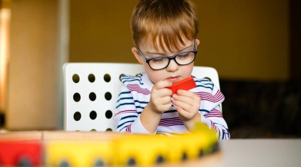 Diferența dintre Asperger și autismul clasic. Dr. Ioana Georgescu: „Există un mit conform căruia toți Aspergerii sunt genii. Nu este adevărat!” / VIDEO