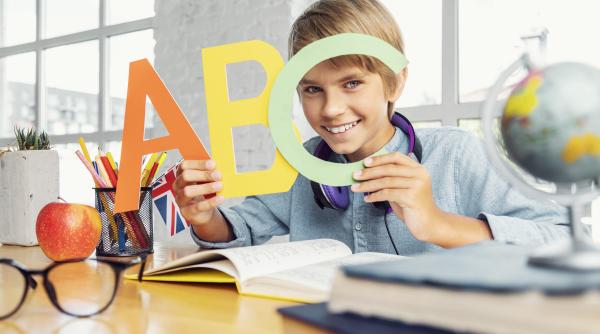 De ce să învețe un copil o limbă străină?